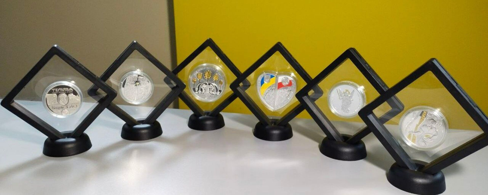 Монети України, золоті, срібні, нейзильбер, біметал
